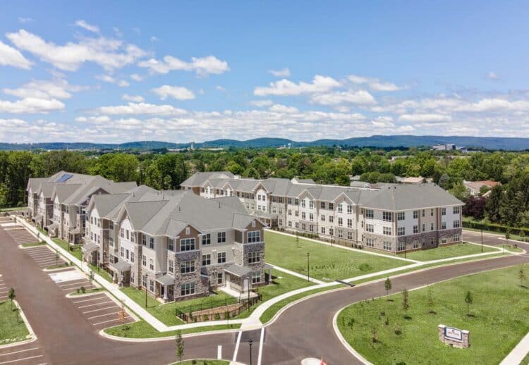 Crestwood Manor Exterior